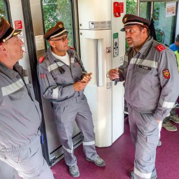 Übung des Bezirksfeuerwehrverbandes Untervinschgau in Zusammenarbeit mit STA, SAD und Weißem Kreuz (12.07.2019); angenommenes Szenario: Kollision zwischen Auto und Vinschgerbahn. Fotos: Sepp