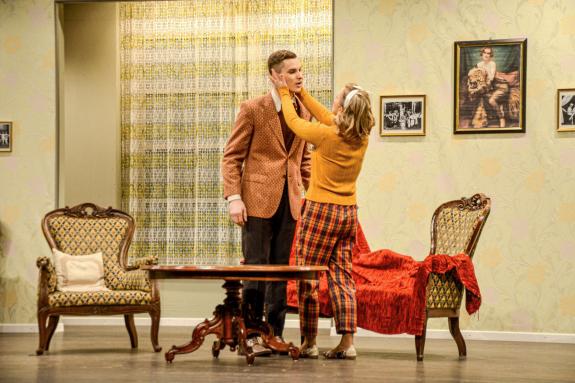 "Hier sind Sie richtig" - Theater in Latsch; Fotos: Michael Andres