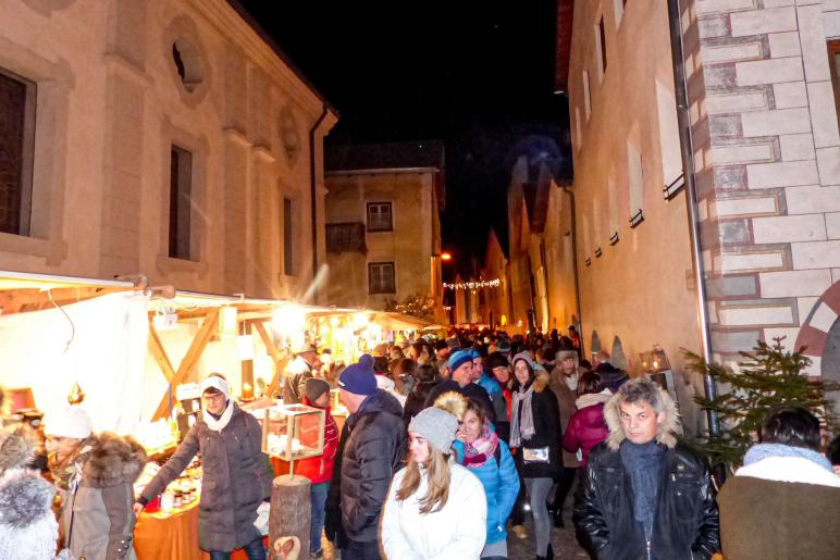 Licht, Düfte und Klänge beim Glurnser Advent 2019; Fotos: Sepp